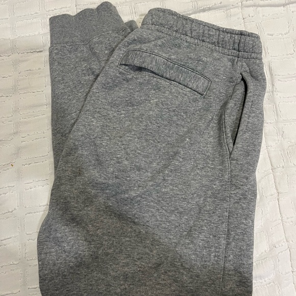 Nike Men's Sportswear Club Fleece Joggers
size Large - Picture 4 of 5